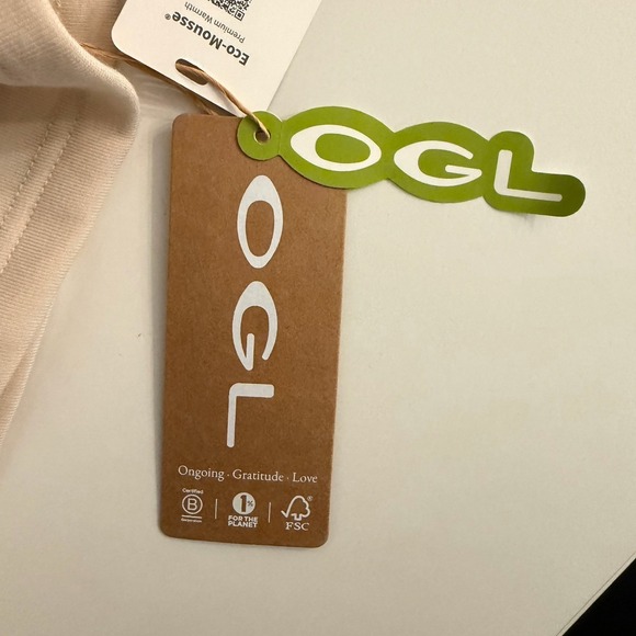 OGL Brami Top Sz M Tan Long Sleeve Built In Bra Ruched Sides New With Tags - Picture 4 of 12